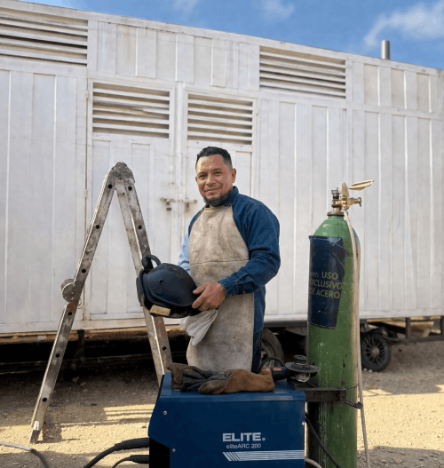 b1c851f4-7ce3-4a05-833d-06a1d601a67a (1)